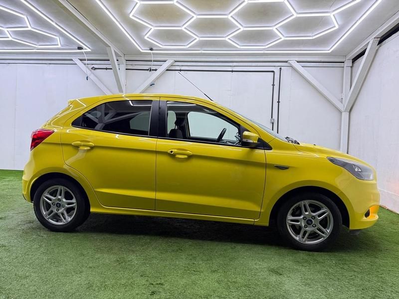 Used Ford Ka Plus Zetec 85 HP (62 kW) 2016 Yellow Hatchback