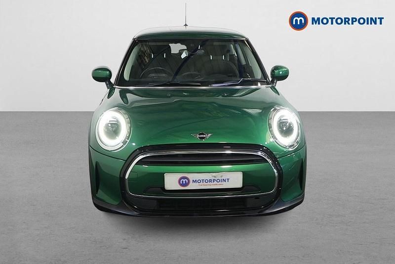 Begagnad Mini Cooper Classic 136 HK (100 kW) 2022 Grön Halvkombi