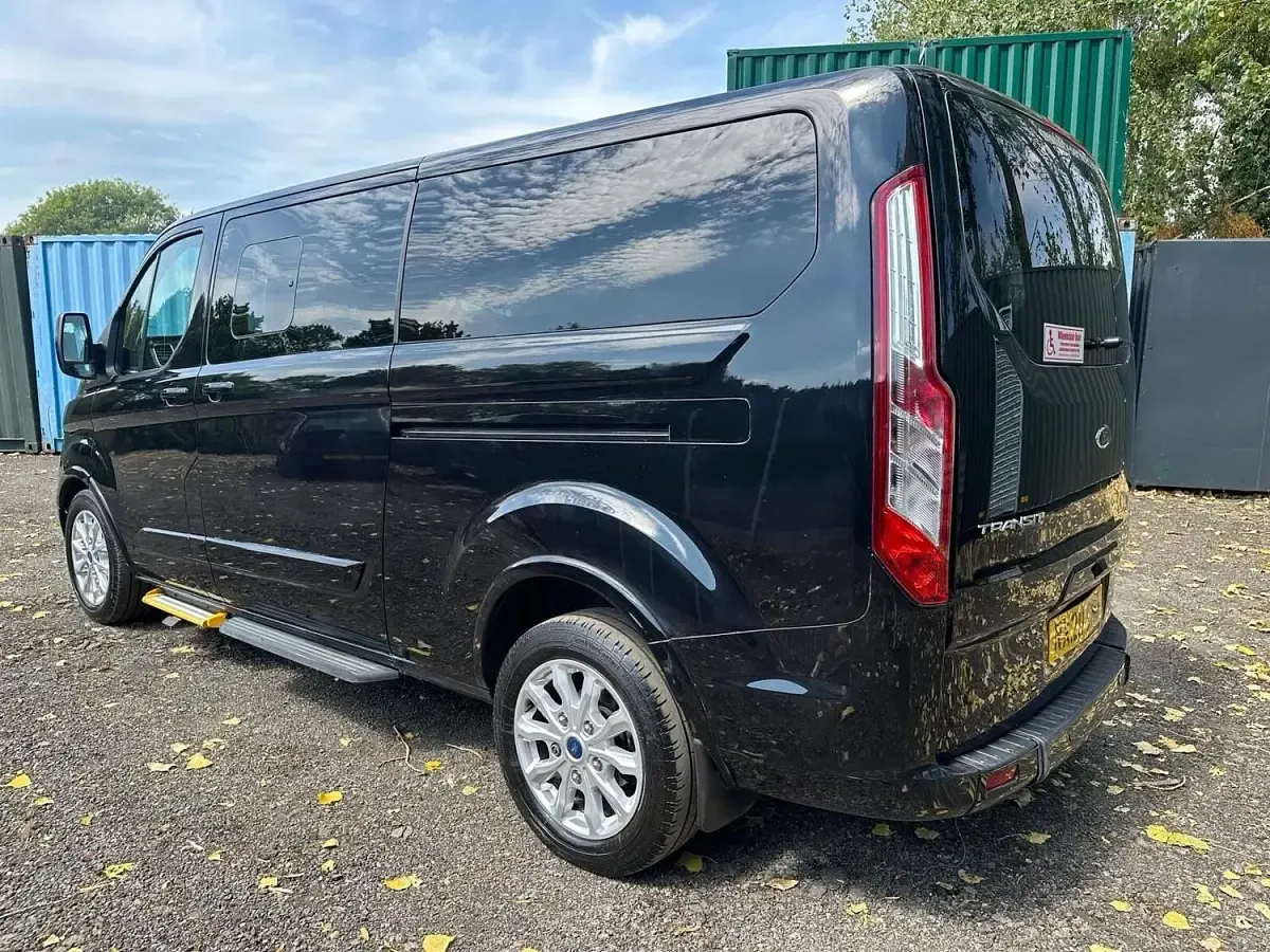 Used Ford Tourneo Custom Titanium 130 HP (95 kW) 2020 Black Van