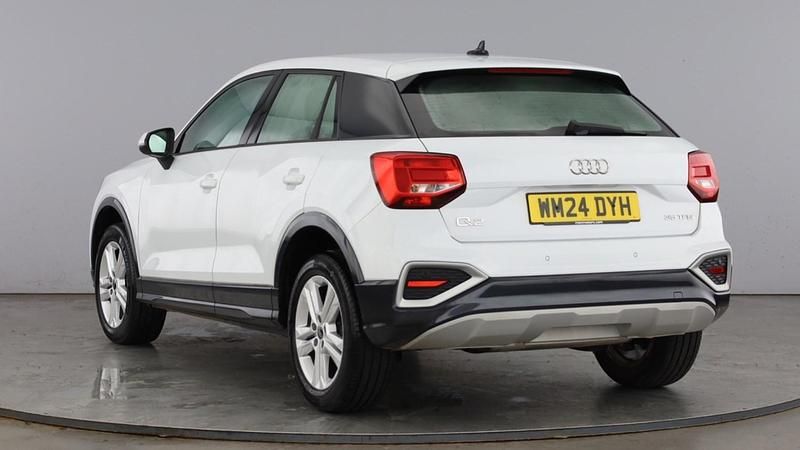 Used Audi Q2 Sport 150 HP (110 kW) 2024 Glacier white SUV