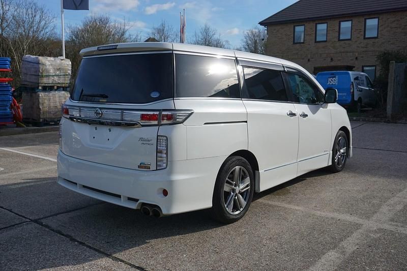 Used Nissan Elgrand 2026 White MPV