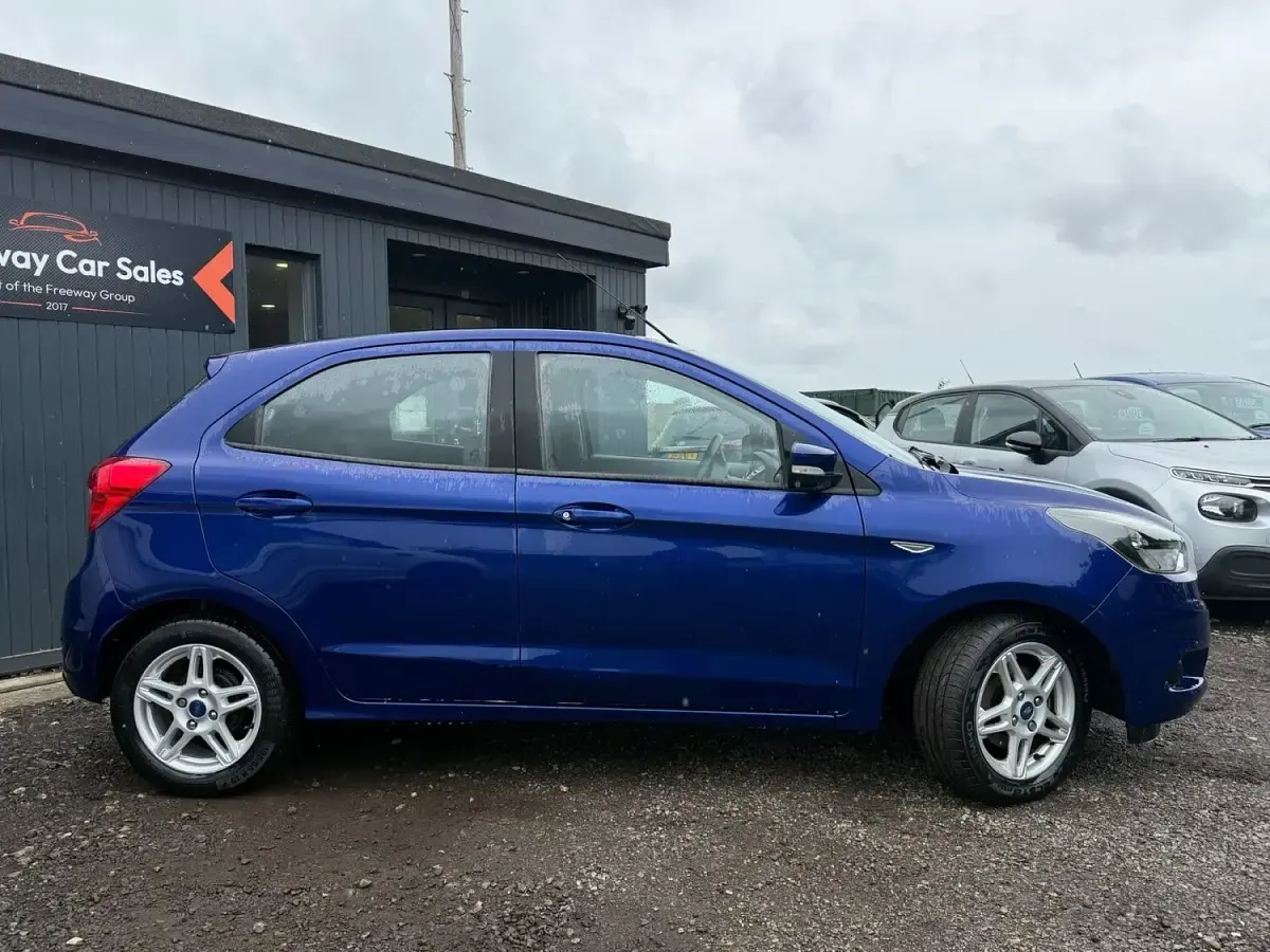 Used Ford Ka Plus Zetec 85 HP (62 kW) 2018 Blue Hatchback