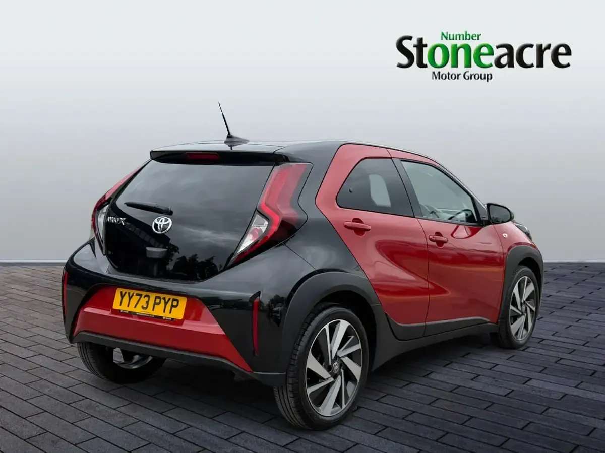 Used Toyota Aygo X 72 HP (52 kW) 2023 Red SUV