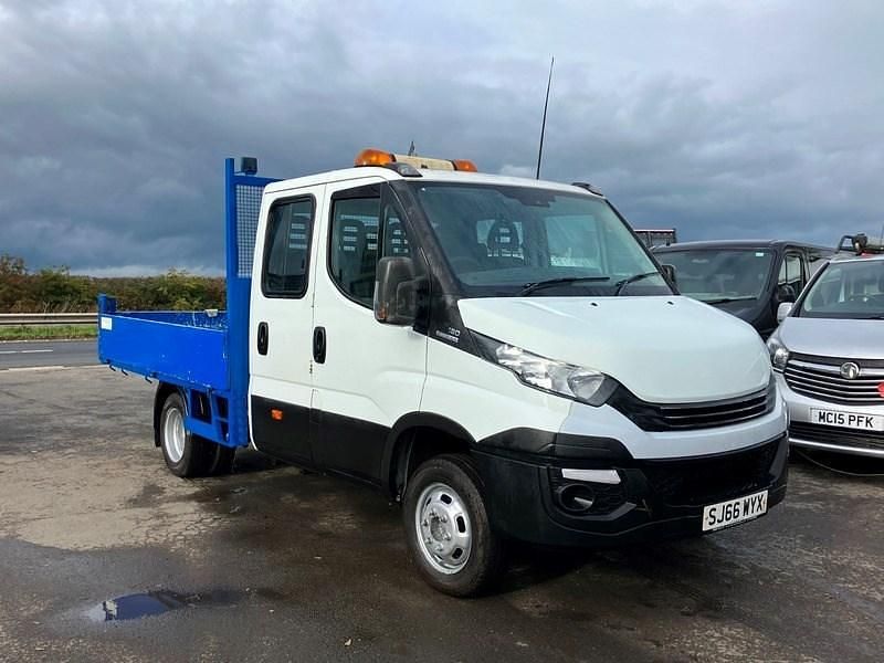 White Used 2016 Iveco Daily | £12,495 (Fair price) - Image 1/4