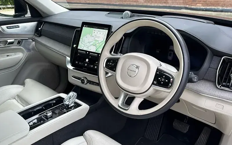 Usado Volvo XC90 Ultra 250 HP (183 kW) 2024 SUV