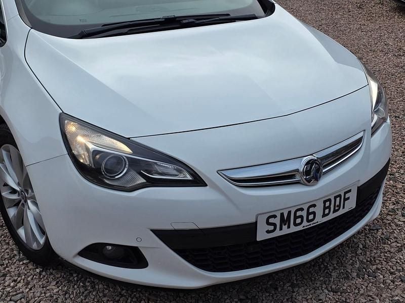 Used Vauxhall Astra GTC SRi 2016 White Hatchback