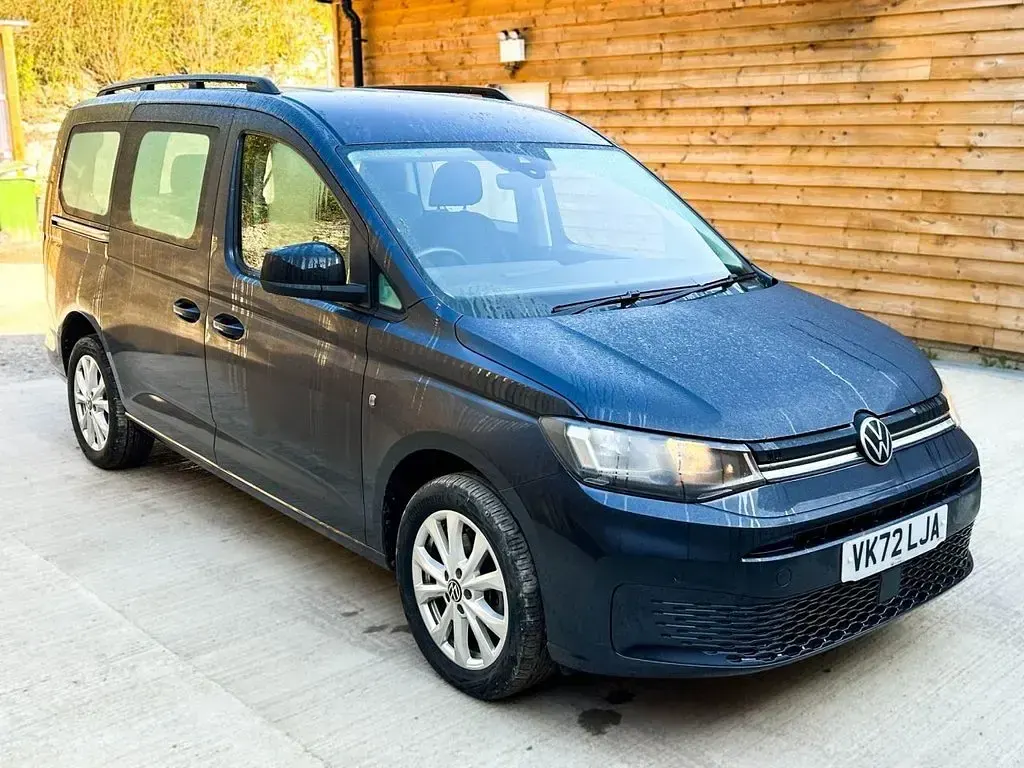 Used VW Caddy Maxi Life 122 HP (89 kW) 2022 Blue MPV