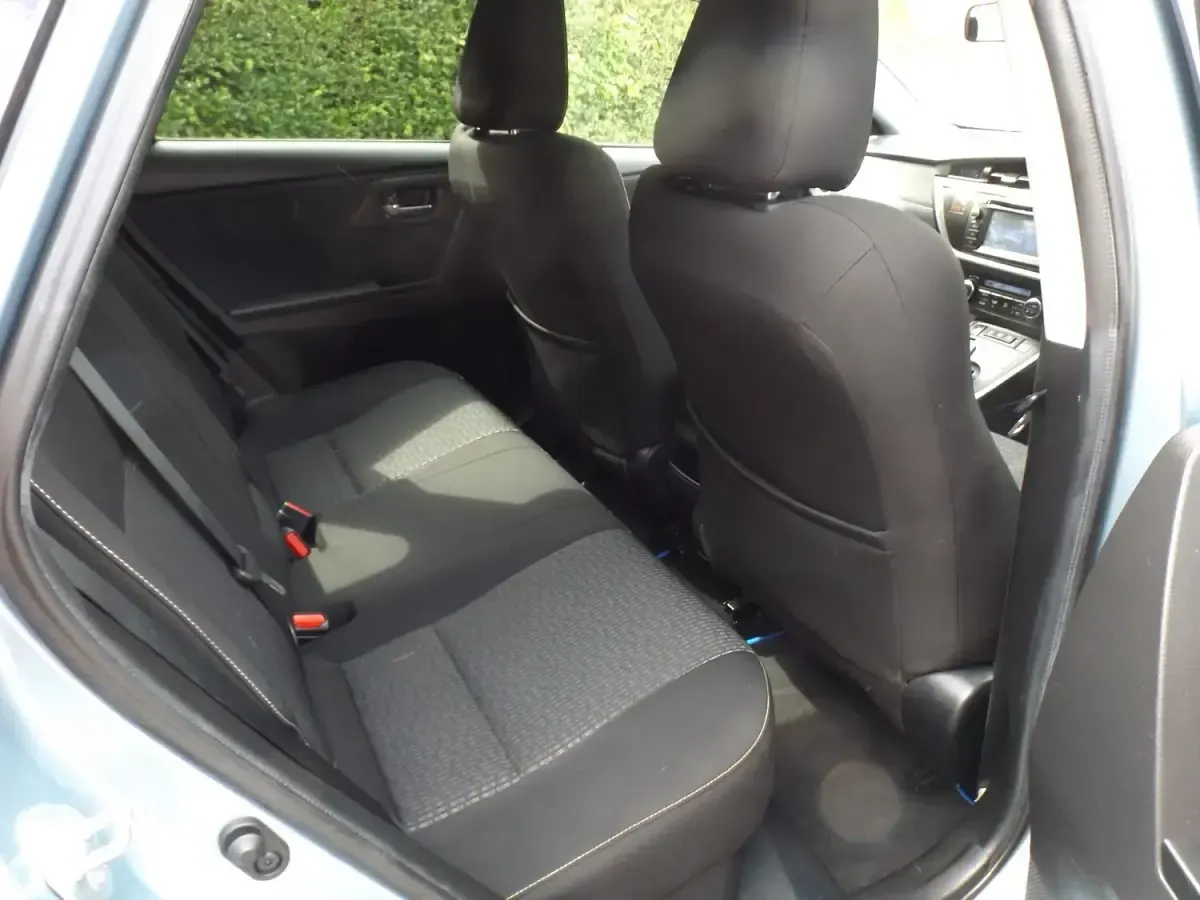 Used Toyota Auris Hybrid 2015 Blue Estate