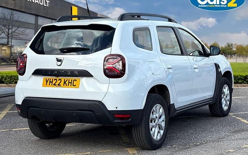 Used Dacia Duster Comfort 91 HP (66 kW) 2022 White SUV