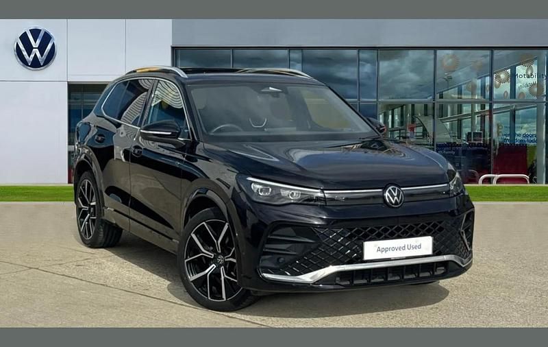 Used VW Tiguan R-line 147 HP (108 kW) 2024 Black SUV
