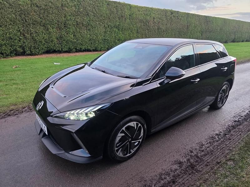 Used MG MG4 EV Trophy 2023 Black Hatchback