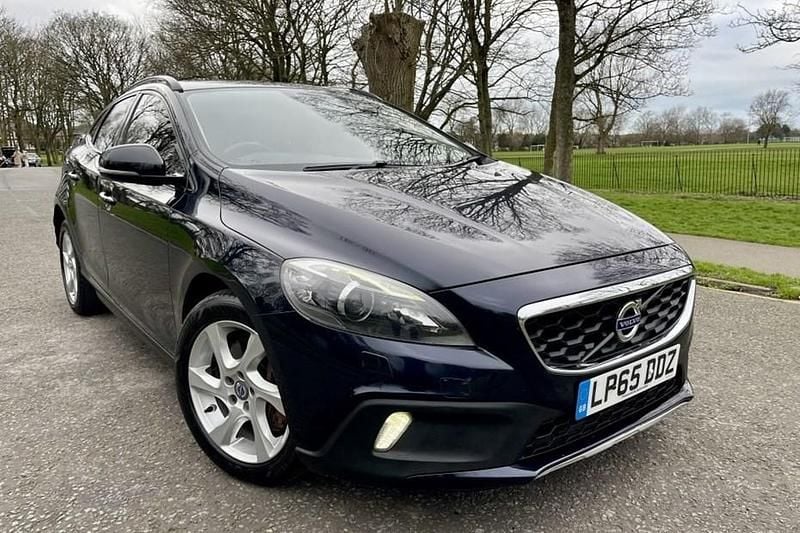 Used Volvo V40 CC 120 HP (88 kW) 2015 Estate