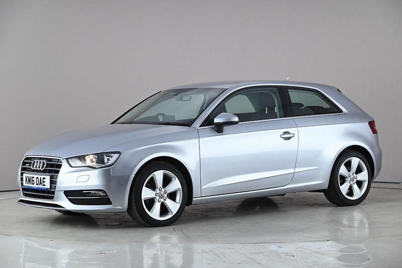 Begagnad Audi A3 Sport 150 HK (110 kW) 2016 Silver Halvkombi