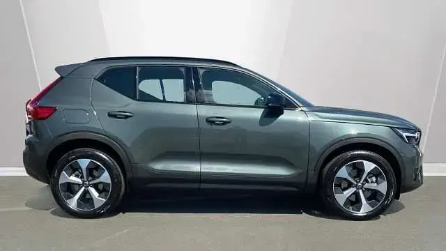 New Volvo XC40 Plus 161 HP (118 kW) 2027 SUV