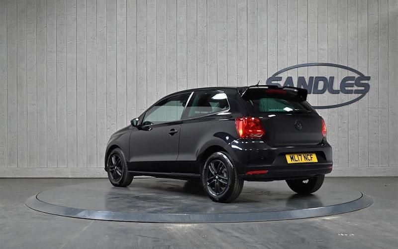 Used VW Polo Edition 60 HP (44 kW) 2017 Black Hatchback