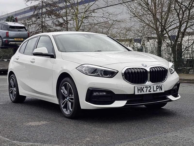Used BMW 118 Sport Line 134 HP (98 kW) 2022 White Hatchback