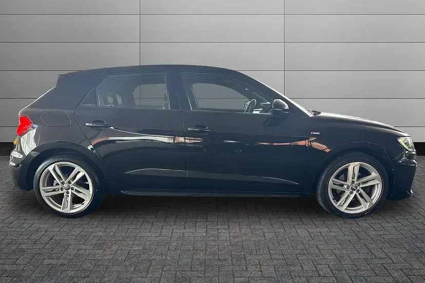 Used Audi A1 Sportback S-Line 148 HP (108 kW) 2019 Mythos black Hatchback