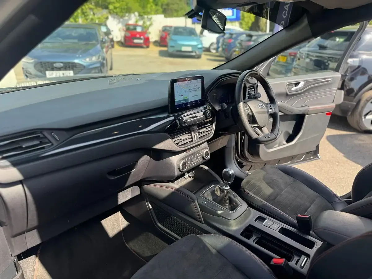 Begagnad Ford Kuga ST-Line X 150 HK (110 kW) 2023 Svart SUV