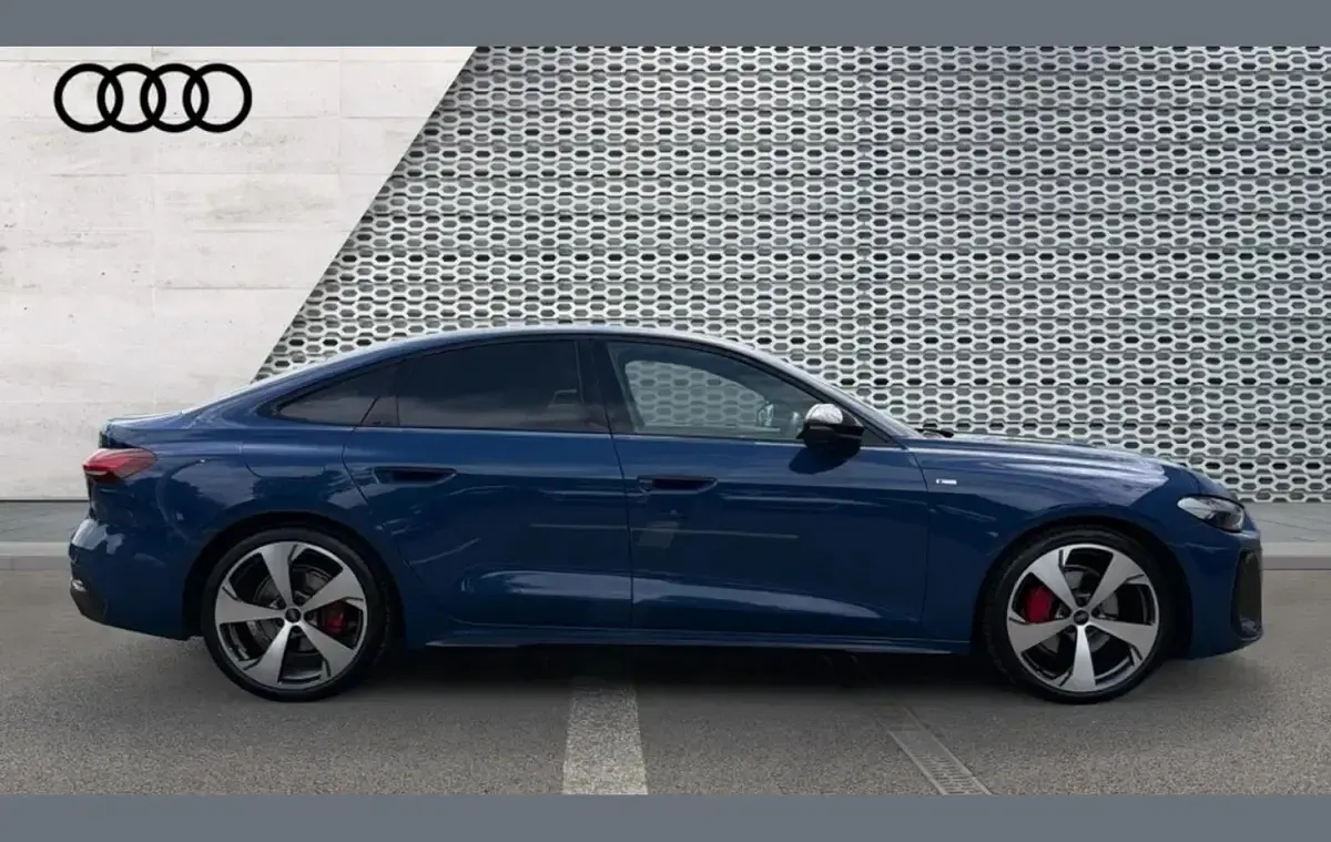 Used Audi A5 Advanced 200 HP (147 kW) 2025 Blue Sedan
