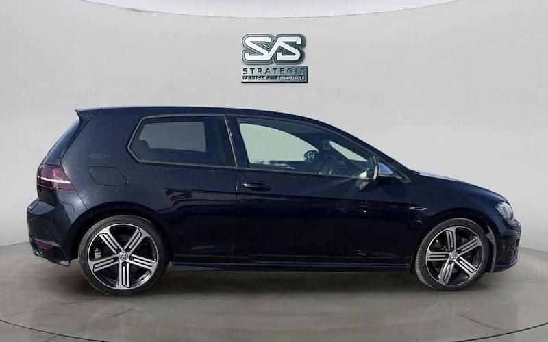 Begagnad VW Golf VII R 310 HK (228 kW) 2016 Svart Halvkombi