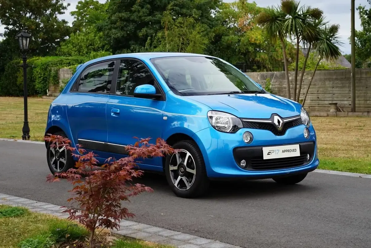 Used Renault Twingo Dynamique 70 HP (51 kW) 2016 Blue Hatchback