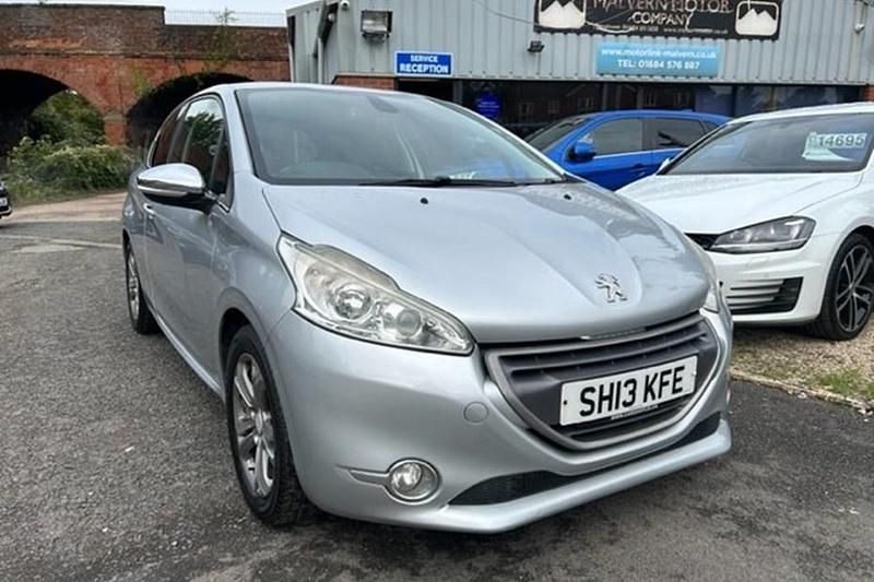 Used Peugeot 208 Allure 2013 Silver Hatchback