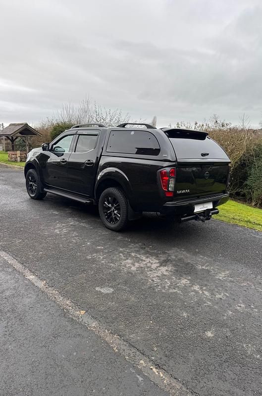 Used Nissan Navara Tekna 188 HP (138 kW) 2017 Black Pickup