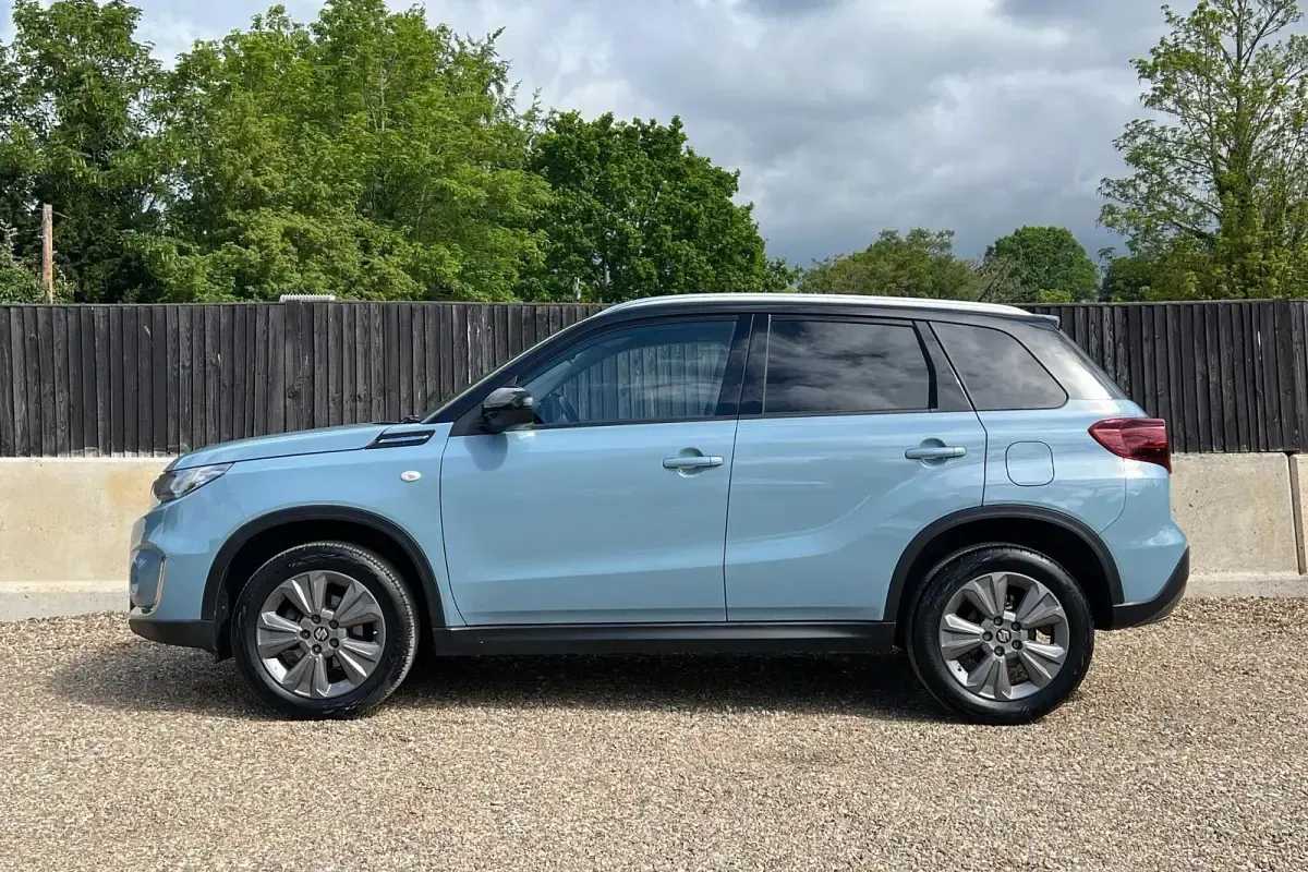 Käytetty Suzuki Vitara SZ-T 2023 Sininen Katumaasturi