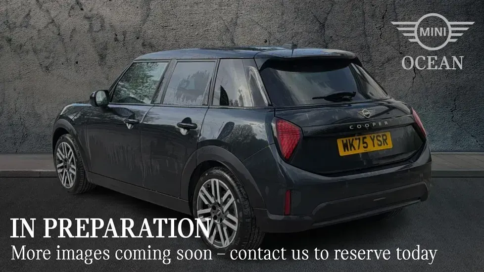 Usado Mini Cooper Hatch 113 kW (154 CV) 2026 Gris Utilitario