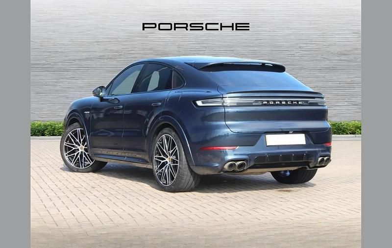 Used Porsche Cayenne 464 HP (341 kW) 2024 Blue SUV