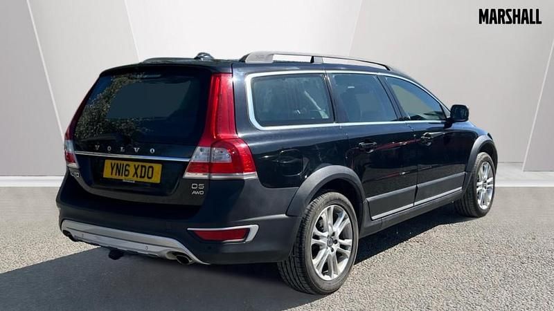 Usado Volvo XC70 SE Lux 215 HP (158 kW) 2016 Preto Carrinha