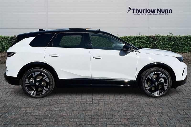 Used Vauxhall Grandland Ultimate 156 kW (213 HP) 2025 SUV