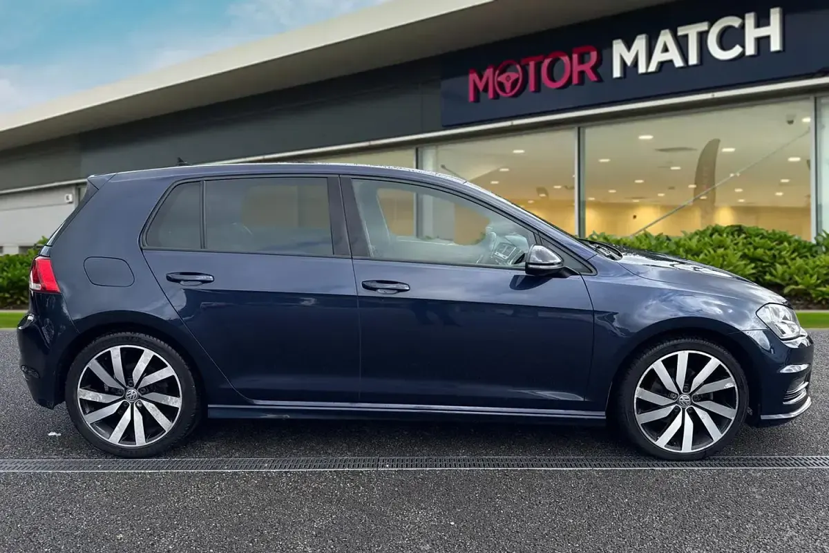 Used VW Golf VII R-line Edition 2016 Blue Hatchback