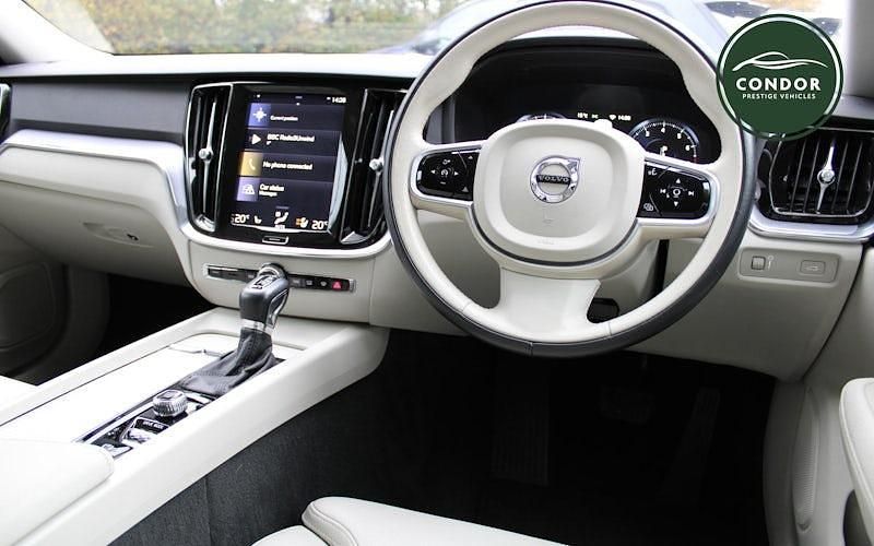 Usado Volvo V60 CC Plus 250 HP (183 kW) 2020 Carrinha