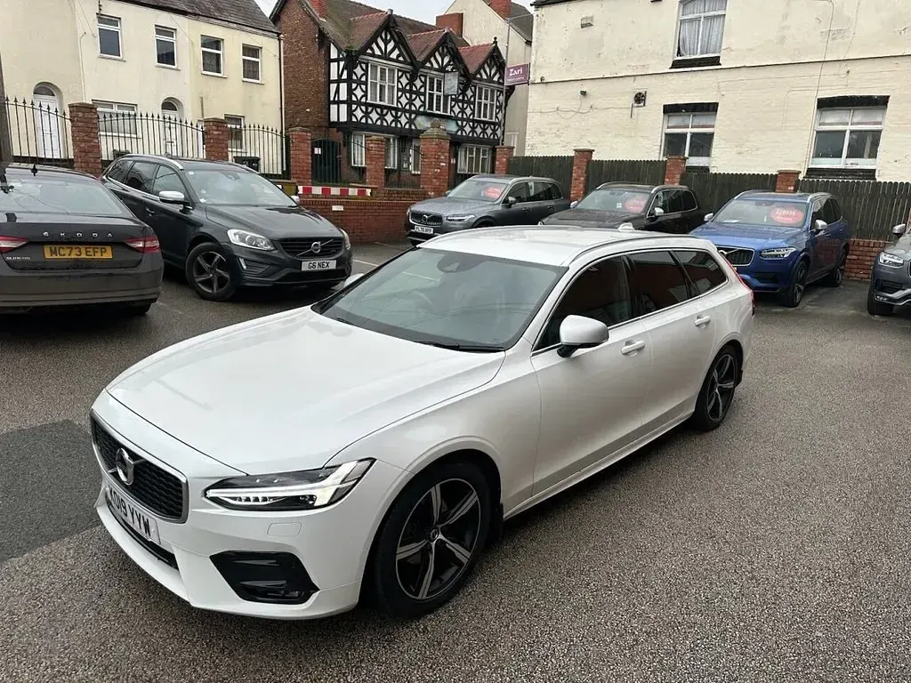 Used Volvo V90 R-Design 190 HP (139 kW) 2019 White Estate