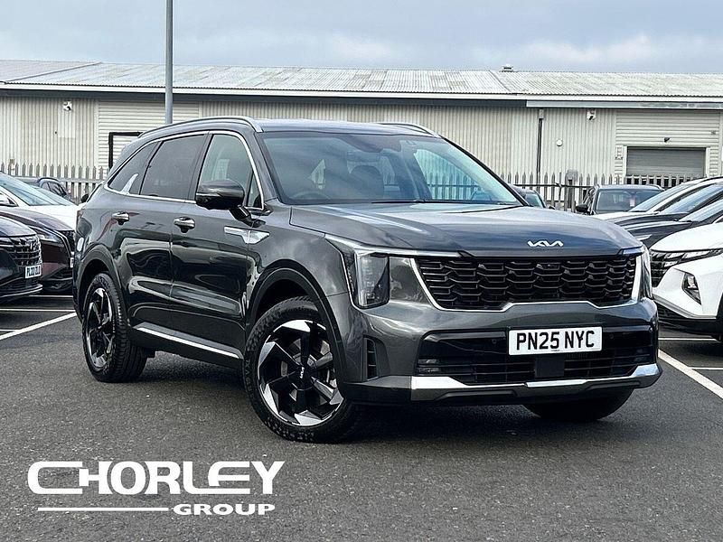 Grey Used 2025 Kia Sorento SUV | £41,083 (Good price) - Image 1/4