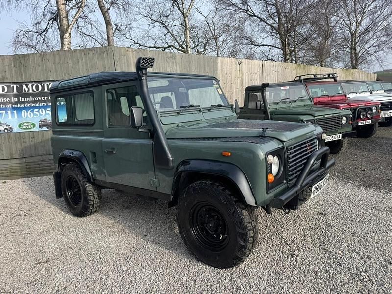 Used Land Rover Defender 111 HP (81 kW) 2003 Green Estate