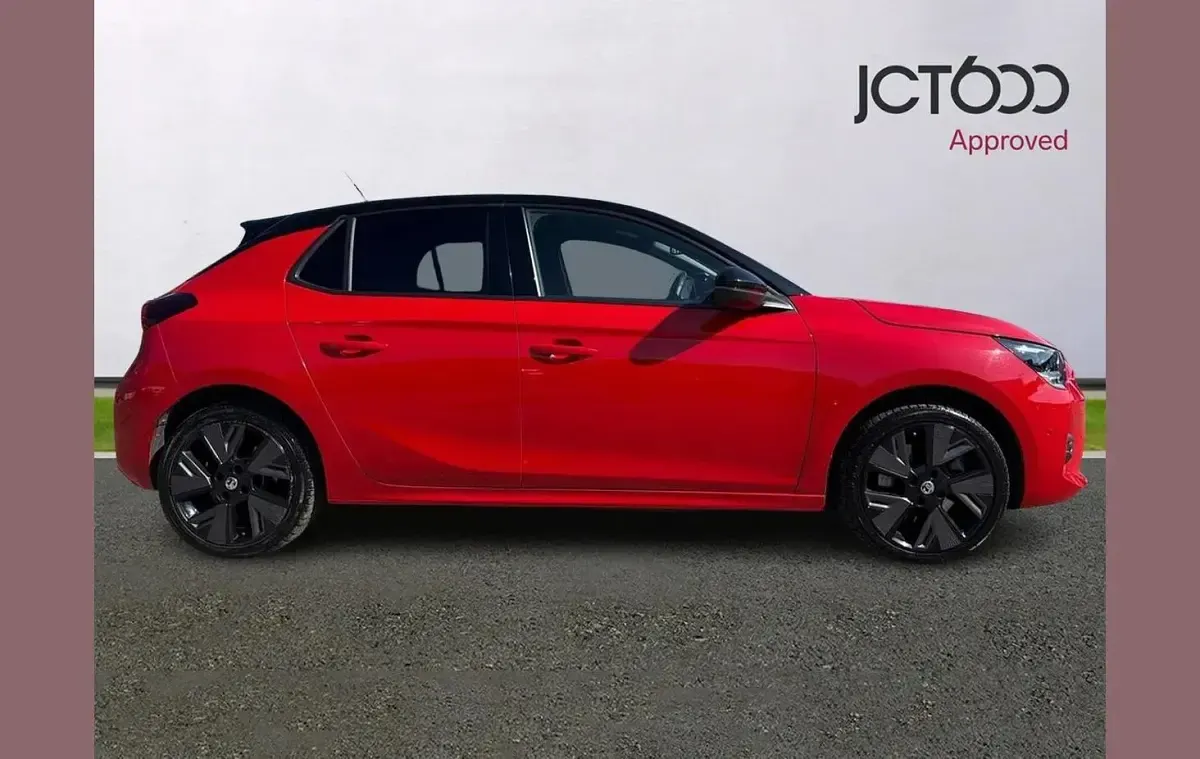 Used Vauxhall Corsa-e Edition 100 kW (136 HP) 2022 Red Hatchback