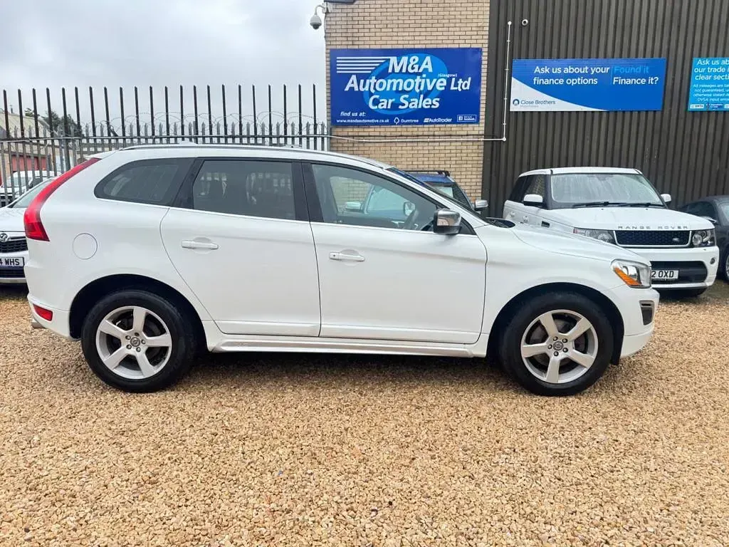 Used Volvo XC60 R-Design 2013 White SUV