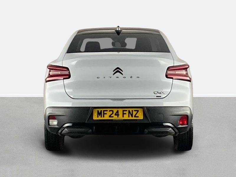 Usado Citroën e-C4 100 kW (136 HP) 2024 Branco Sedan