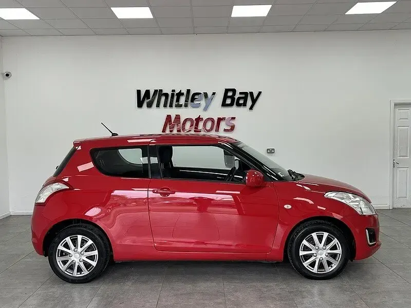 Used Suzuki Swift 2015 Red Hatchback