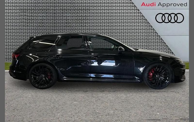 Used Audi RS4 Design 444 HP (326 kW) 2024 Black Estate
