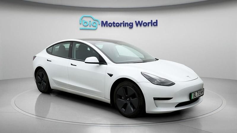 White Used 2021 Tesla Model 3 Long Range AWD Sedan | £22,300 (Fair price) - Image 1/4
