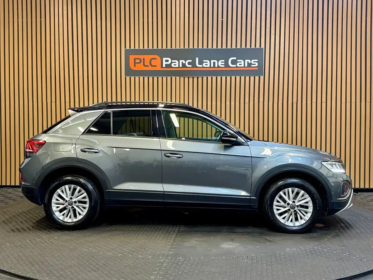 Used VW T-Roc Life 150 HP (110 kW) 2024 Grey SUV