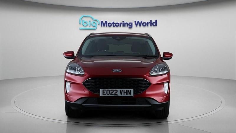 Used Ford Kuga Zetec 120 HP (88 kW) 2022 Red SUV