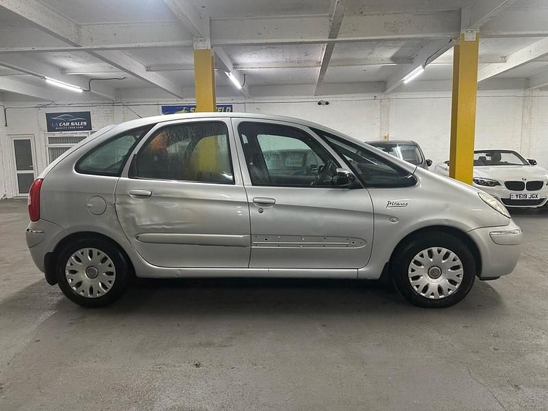 Used Citroën Xsara Picasso 92 HP (67 kW) 2006 Silver MPV