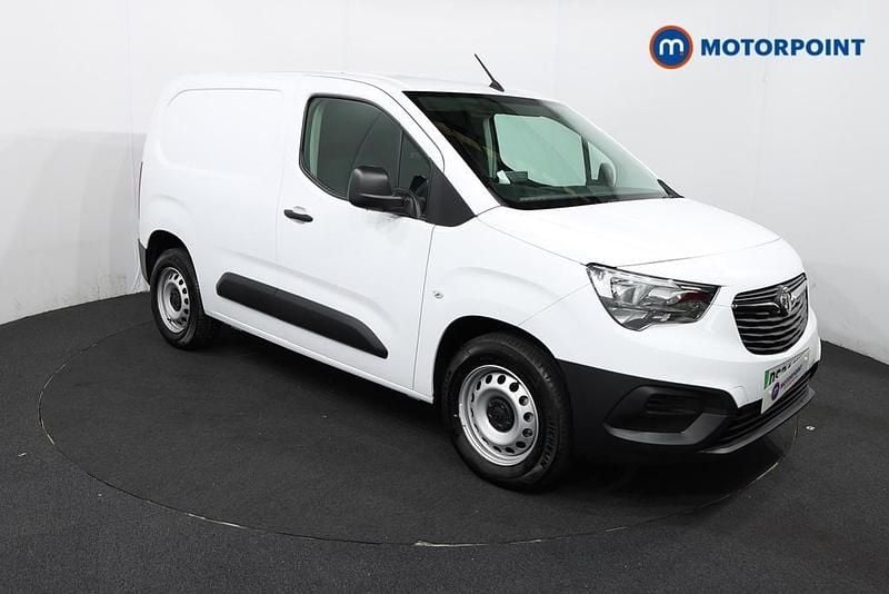 White Used 2024 Vauxhall Combo MPV | £11,499 (Super price) - Image 1/4