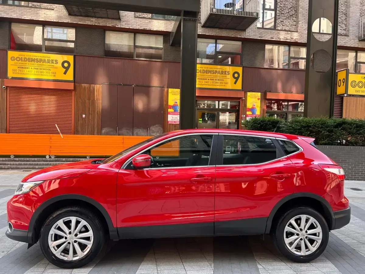 Used Nissan Qashqai Acenta 2016 Red SUV