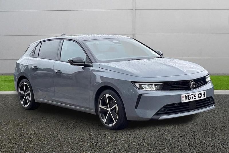 White New 2025 Vauxhall Astra Hatchback | £20,999 (Super price) - Image 1/1