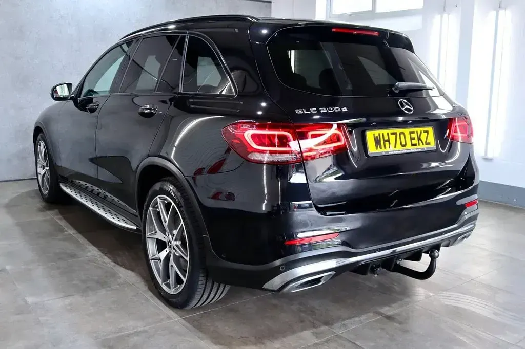 Used Mercedes GLC300 AMG Line Premium Plus 245 HP (180 kW) 2020 Black SUV